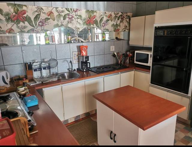 3 BEDROOM HOUSE FOR SALE IN SELCOURT